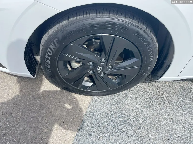 Hyundai Elantra с пробегом, 2022, частная