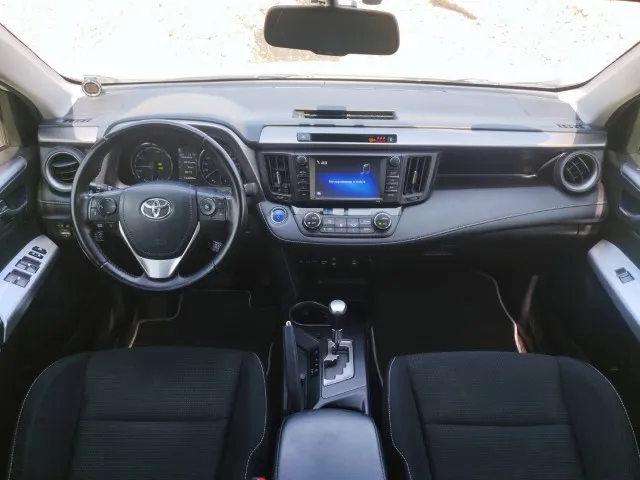 Toyota RAV4 с пробегом, 2017