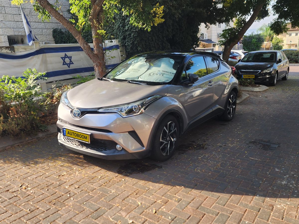 Toyota C-HR 2nd hand, 2018, private hand