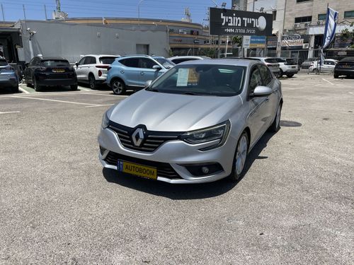 Renault Megane, 2019, photo