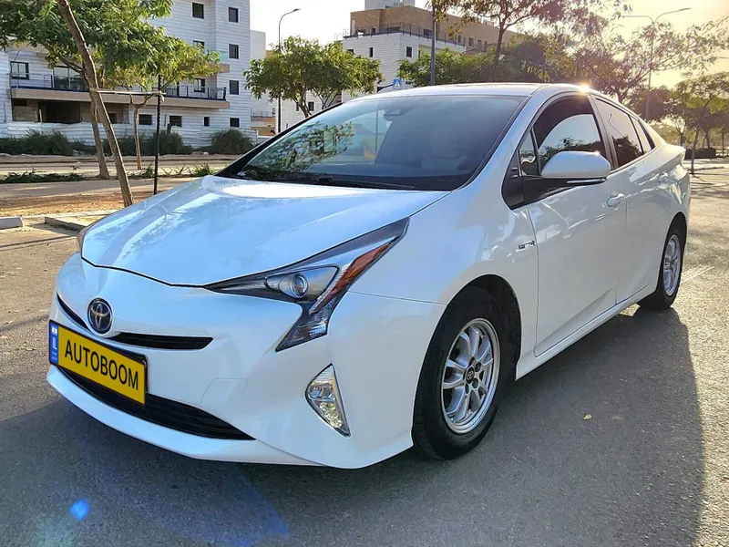 טויוטה פריוס יד 2 רכב, 2018, פרטי