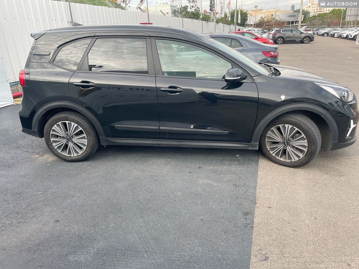 Kia Niro Plus с пробегом, 2023