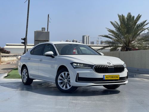 Skoda Superb, 2025, photo