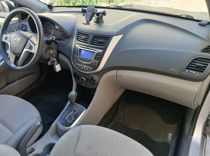 Hyundai i25 с пробегом, 2012, частная рука