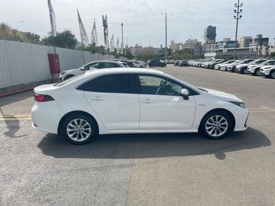 Toyota Corolla с пробегом, 2021