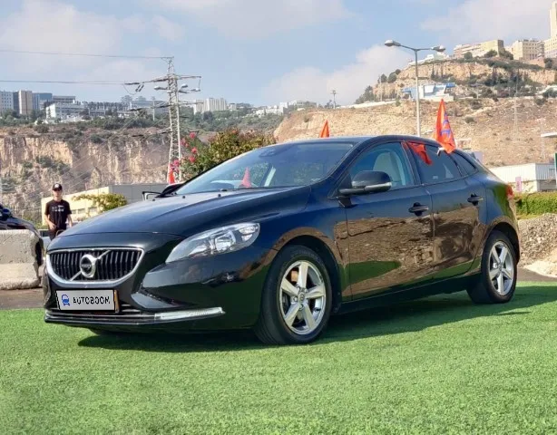 Volvo V40 2ème main, 2018