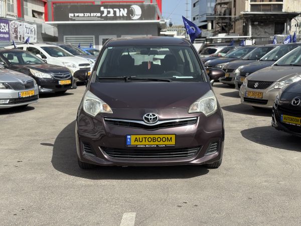 Toyota Space Verso 2ème main, 2011