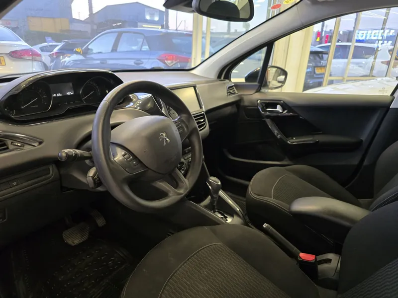 Peugeot 208 с пробегом, 2020
