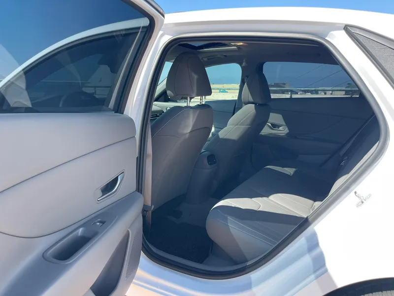 Hyundai Elantra с пробегом, 2024, частная рука