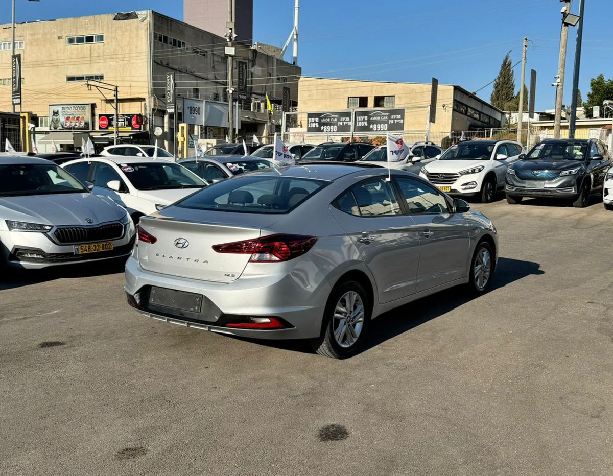 Hyundai Elantra 2ème main, 2021