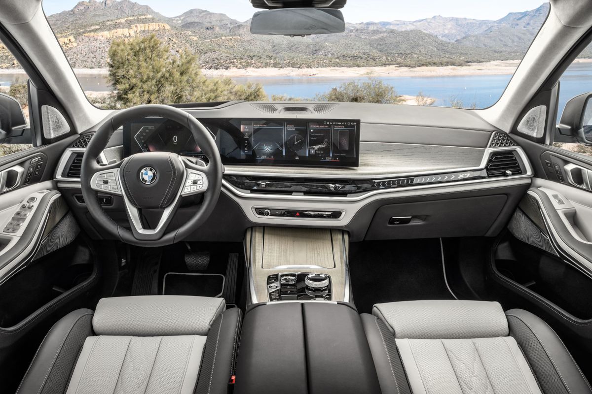 بي إم دبليو X7 2022. المقاعد الأمامية. SUV ٥ أبواب, 1 الجيل، تحديث 1