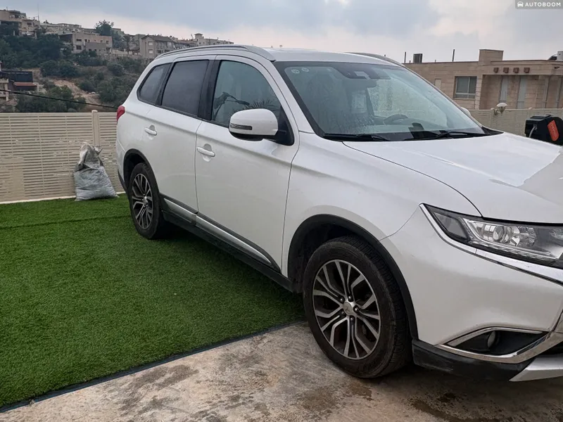 Mitsubishi Outlander 2nd hand, 2018, private