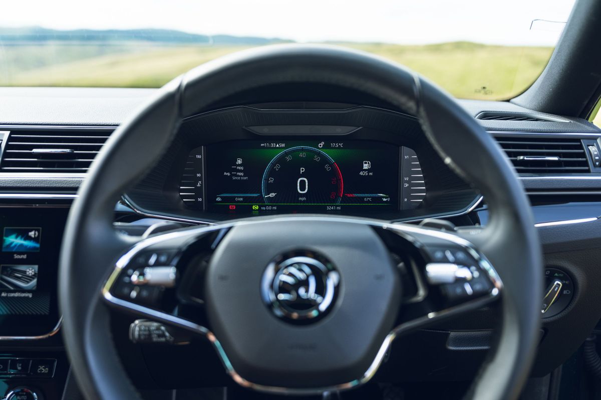 Skoda Superb 2023. Панель приборов. Универсал, 4 поколение