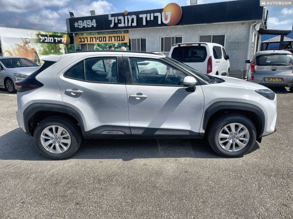 טויוטה יאריס קרוס רכב חדש, 2026