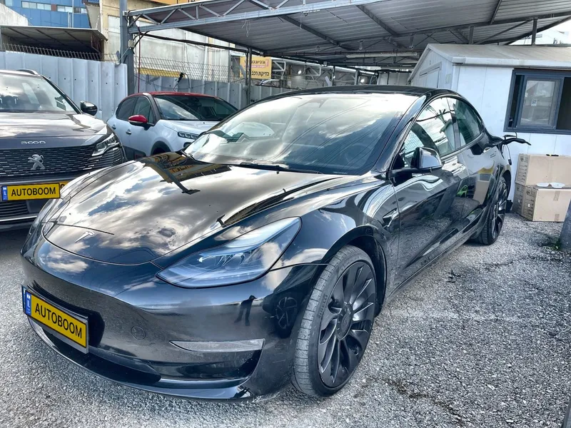 Tesla Model 3 2nd hand, 2023, private