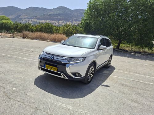 Mitsubishi Outlander, 2021, фото