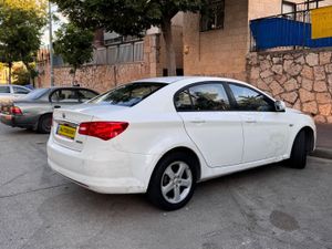 MG 350‏, 2013, صورة