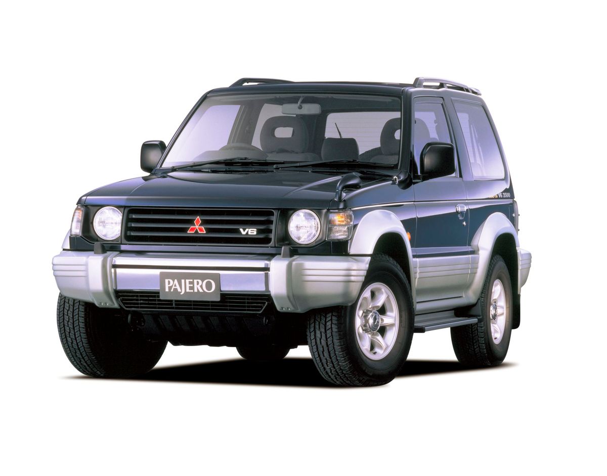 מיצובישי  פאג'רו 1991. מרכב, צורה. רכב שטח 3 דלתות, 2 דור