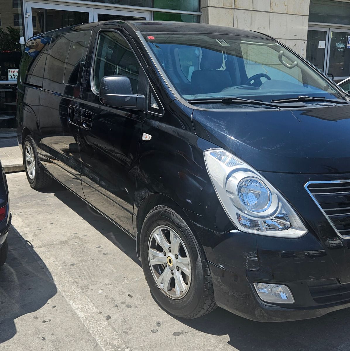 Hyundai i800 2nd hand, 2018, private hand