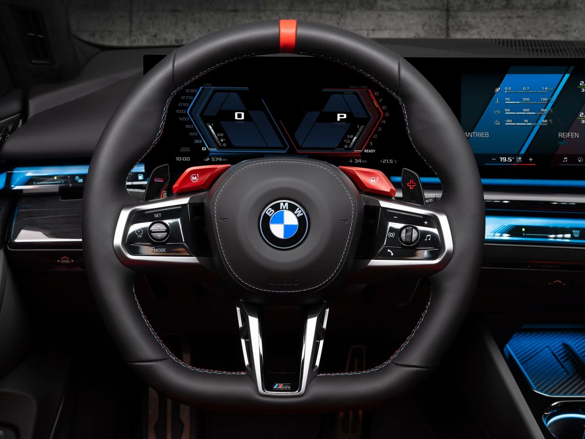 BMW M5 2024. Панель приборов. Универсал 5 дв., 7 поколение