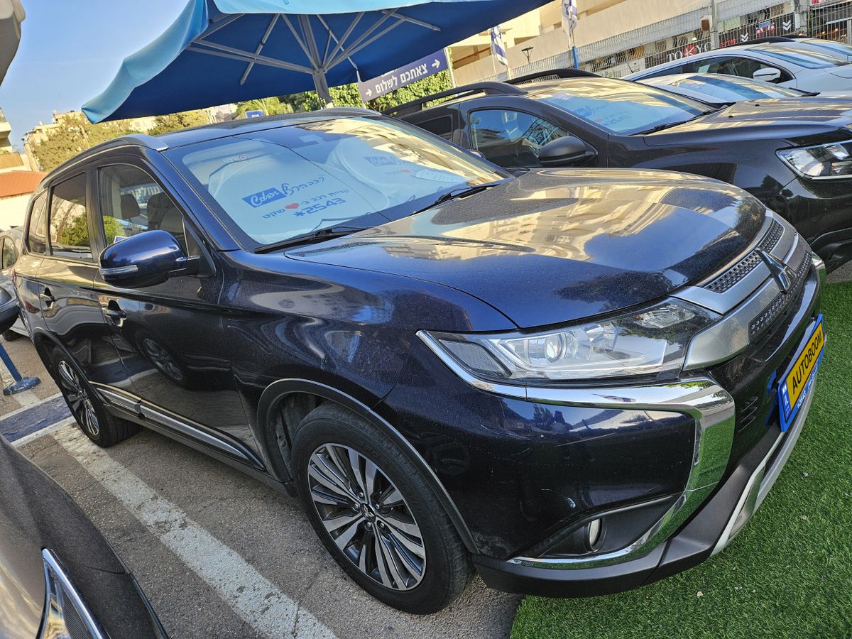 Mitsubishi Outlander с пробегом, 2020