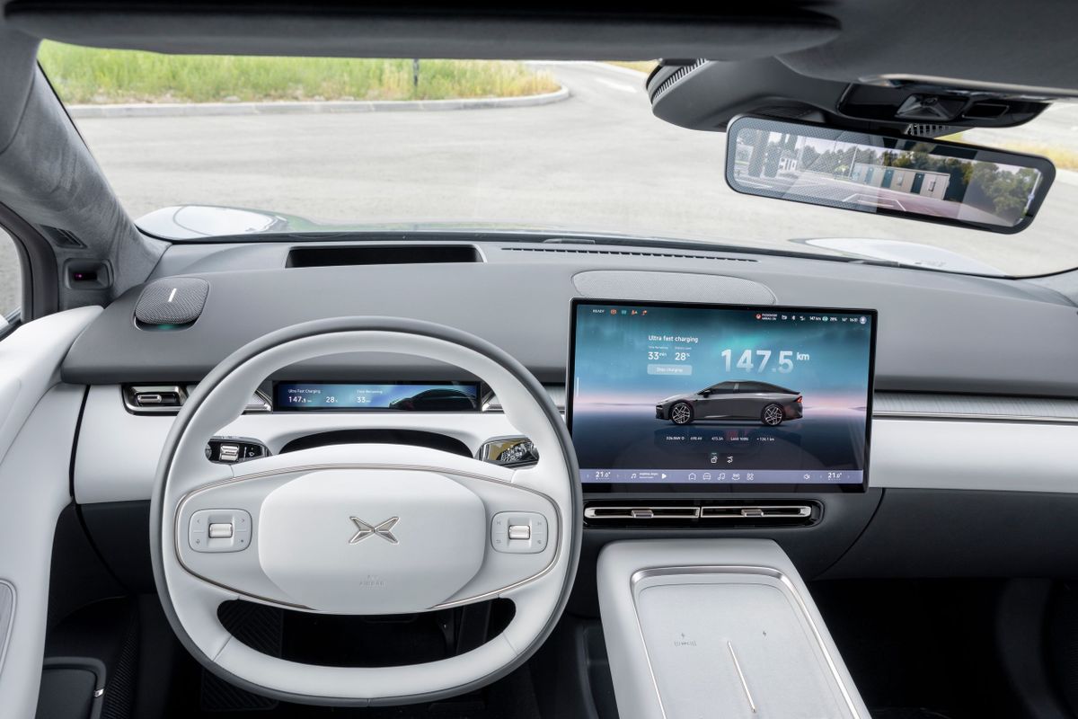 Xpeng P7+ 2026. Руль. Лифтбэк, 1 поколение