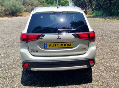 Mitsubishi Outlander 2nd hand, 2016, private hand
