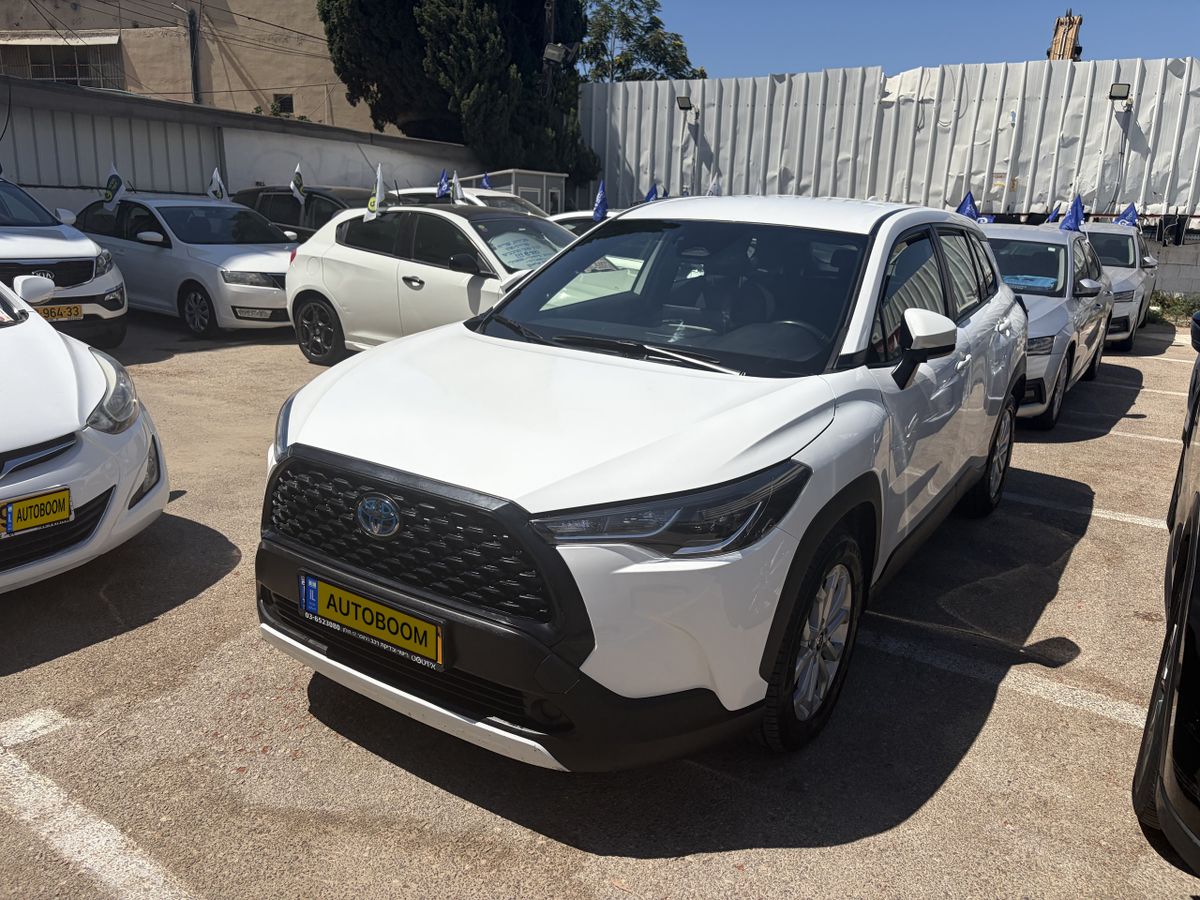 טויוטה קורולה קרוס יד 2 רכב, 2023