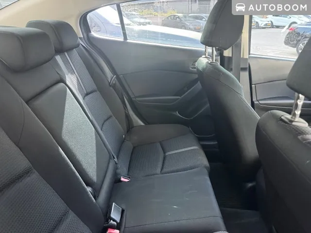 Mazda 3 2nd hand, 2018, private