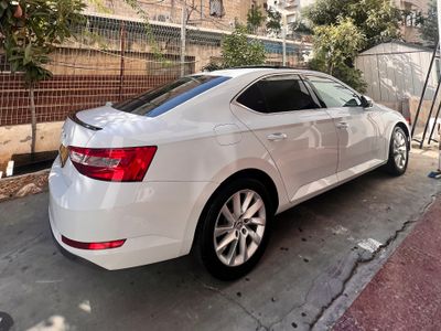 סקודה סופרב יד 2 רכב, 2021, פרטי