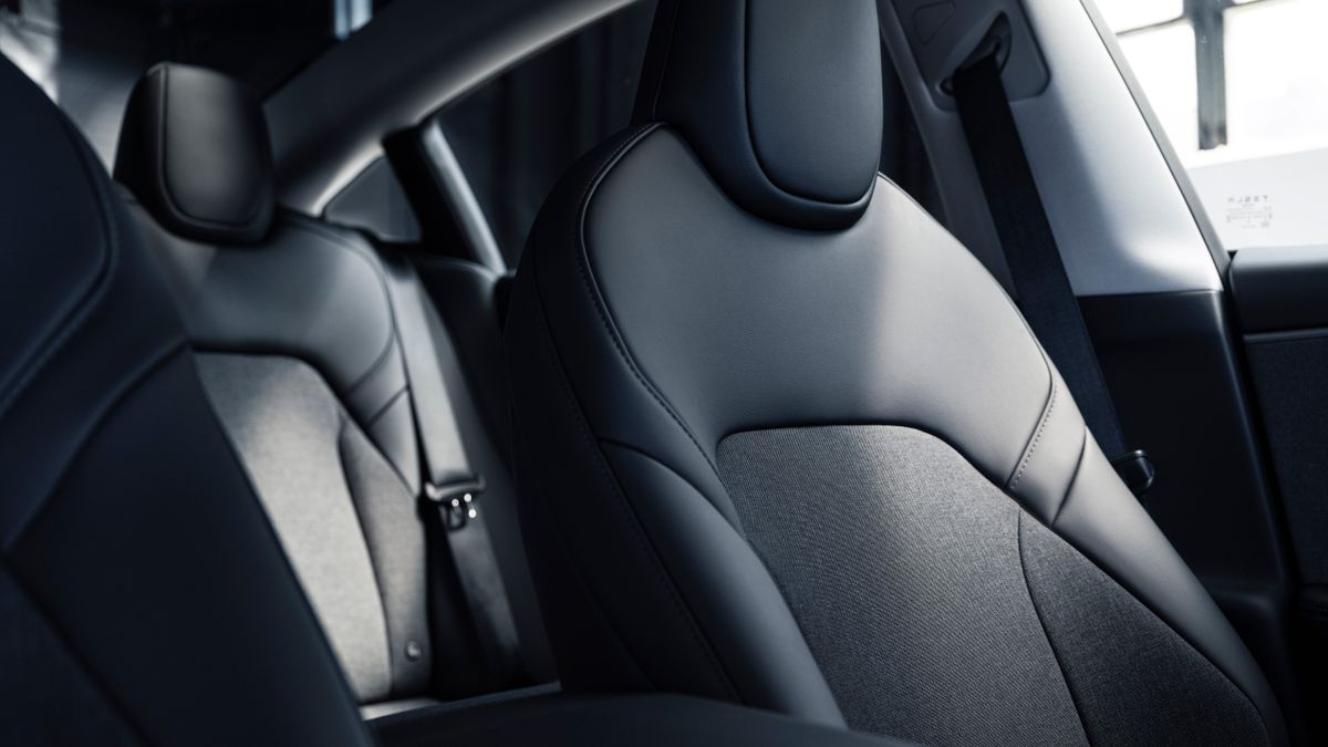 Tesla Model 3 2023. Передние сидения. Седан, 1 поколение, рестайлинг 1