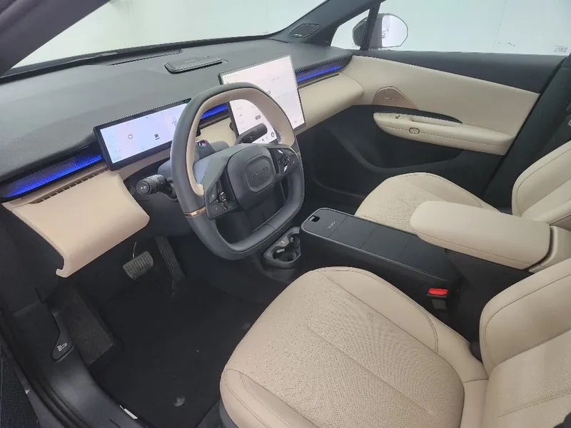 Lynk&Co 02 nouvelle voiture, 2025