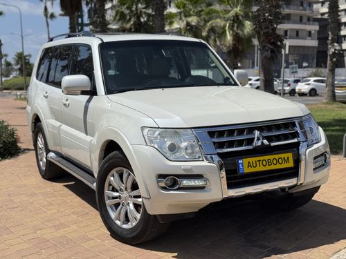 Mitsubishi Pajero, 2016, photo