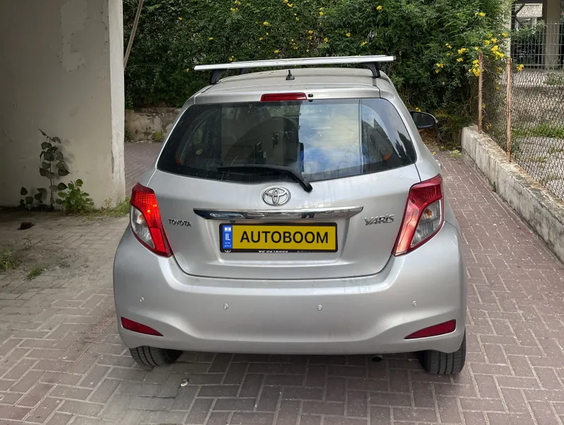 Toyota Yaris 2nd hand, 2012, private