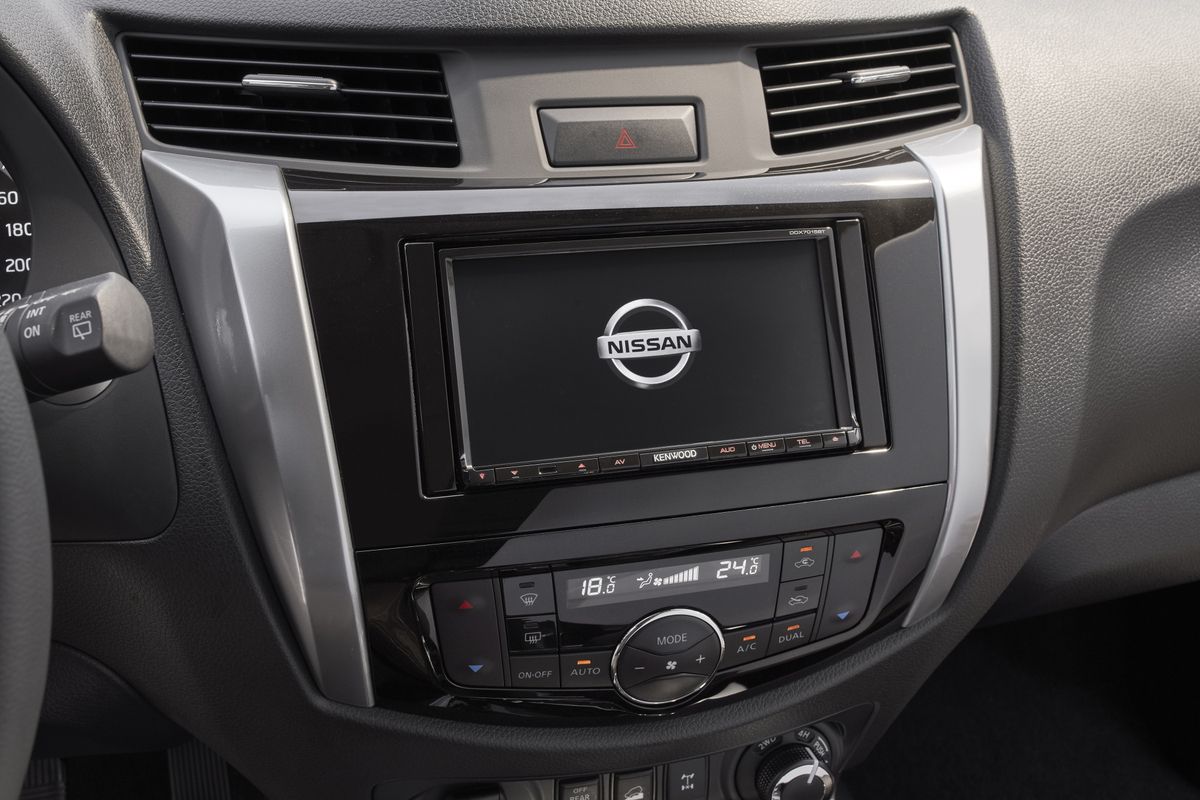 Nissan Terra 2018. Multimédia. VUS 5-portes, 1 génération