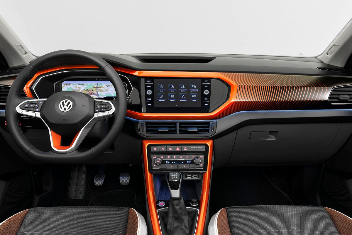 Volkswagen T-Cross 2018. Tableau de bord. VUS 5-portes, 1 génération