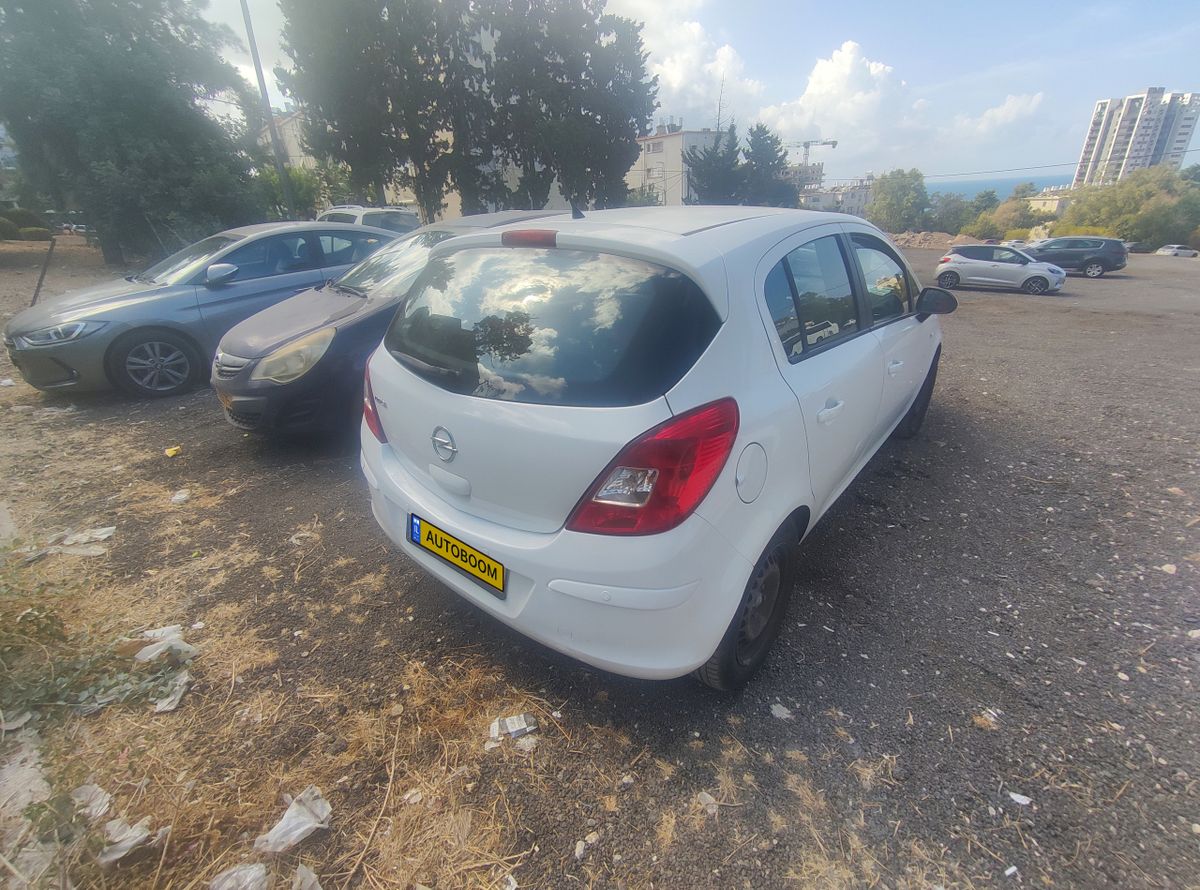 Opel Corsa 2ème main, 2011, main privée