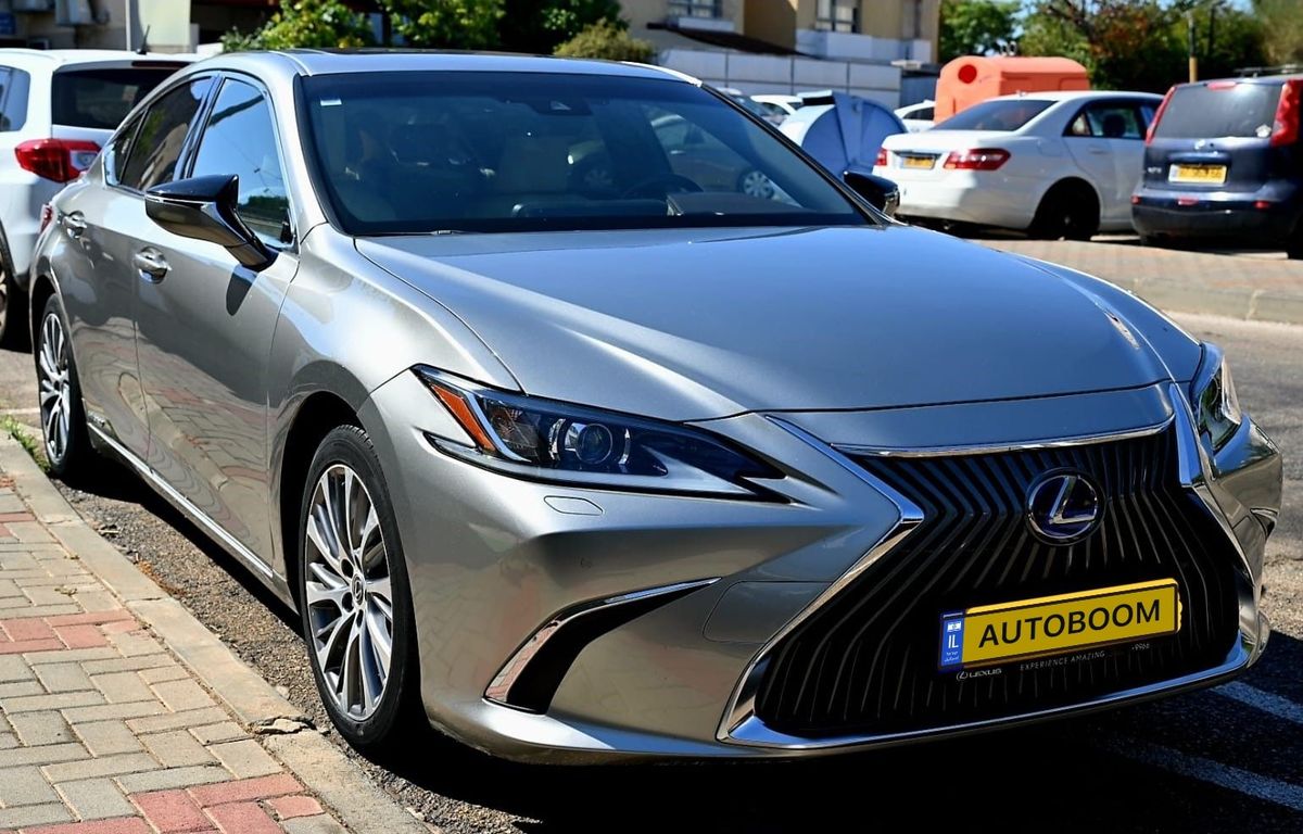 Lexus ES с пробегом, 2019, частная рука