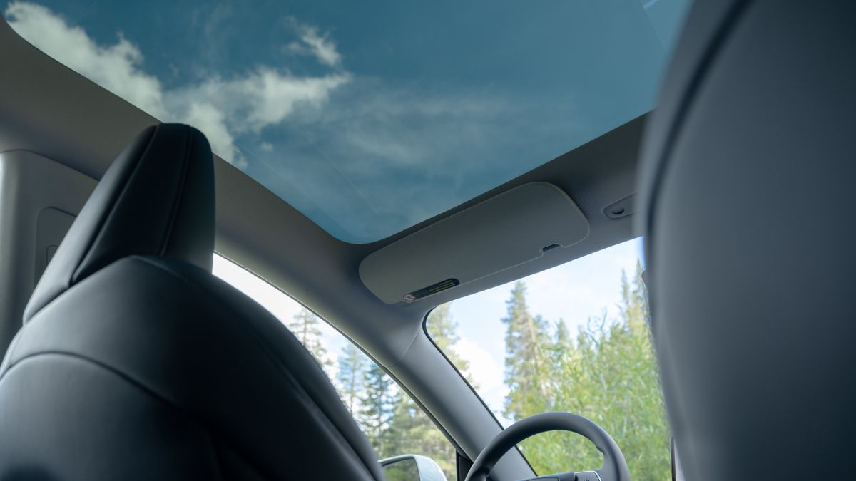 Tesla Model 3 2023. Передние сидения. Седан, 1 поколение, рестайлинг 1