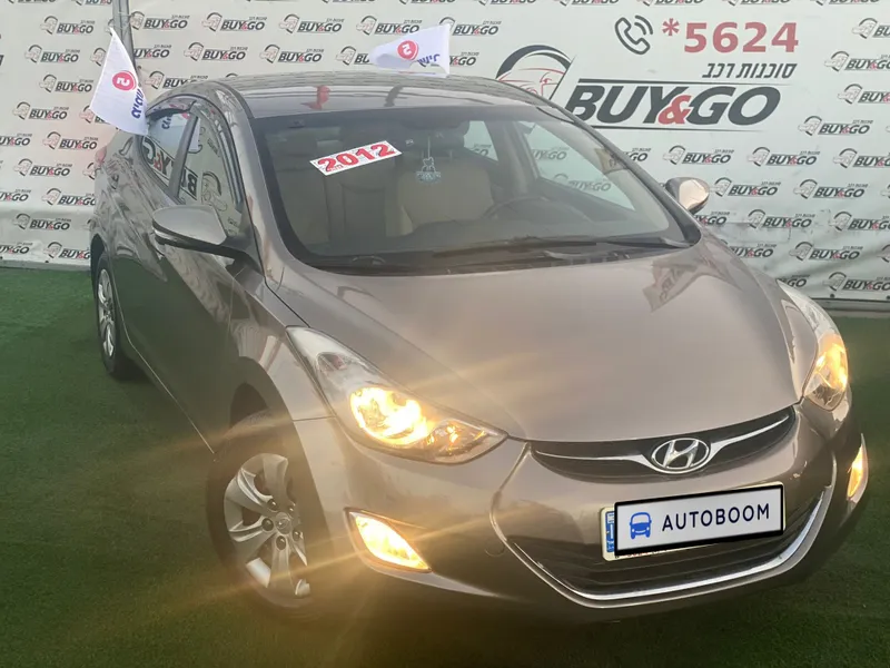Hyundai Elantra 2nd hand, 2012