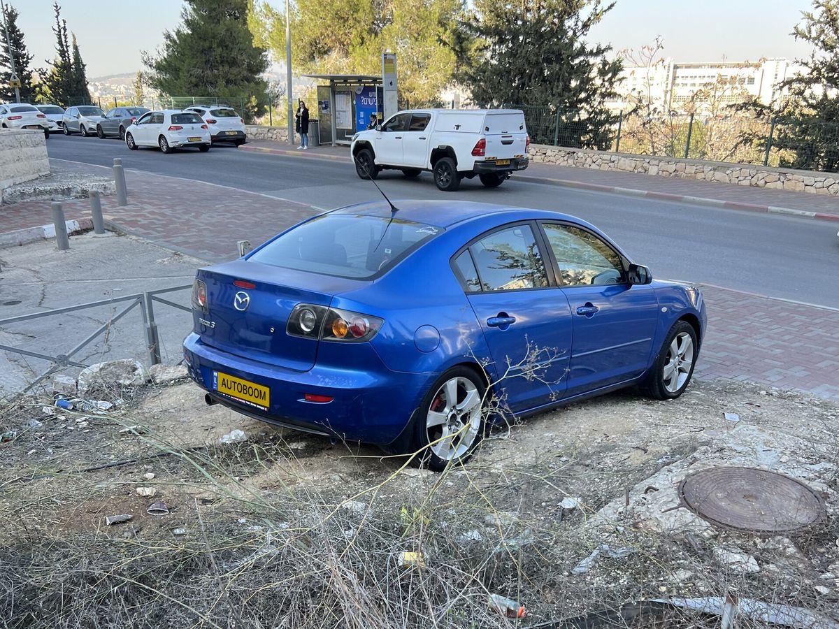 מאזדה 3 יד 2 רכב, 2005, פרטי