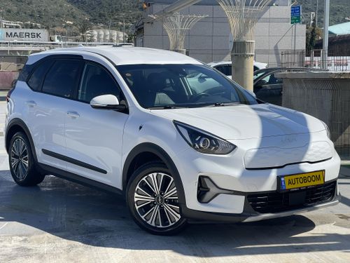 Kia Niro Plus, 2022, photo