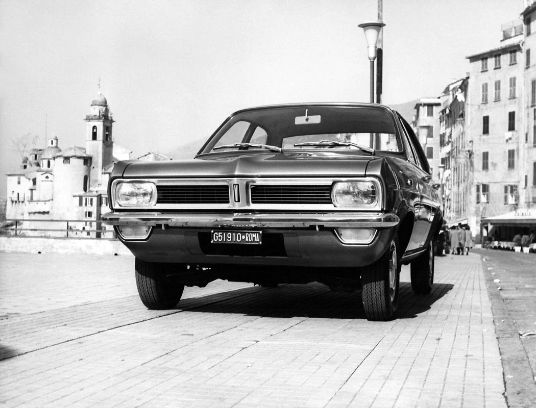 ווקסהול ויוה 1970. מרכב, צורה. סדאן, 3 דור