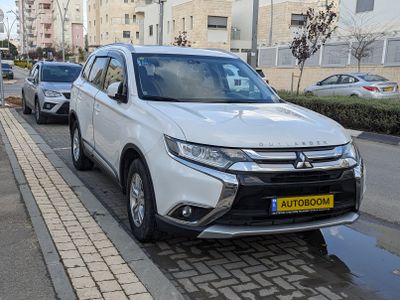 Mitsubishi Outlander 2nd hand, 2016, private hand