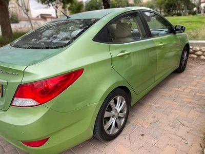 Hyundai i25 2nd hand, 2011, private hand
