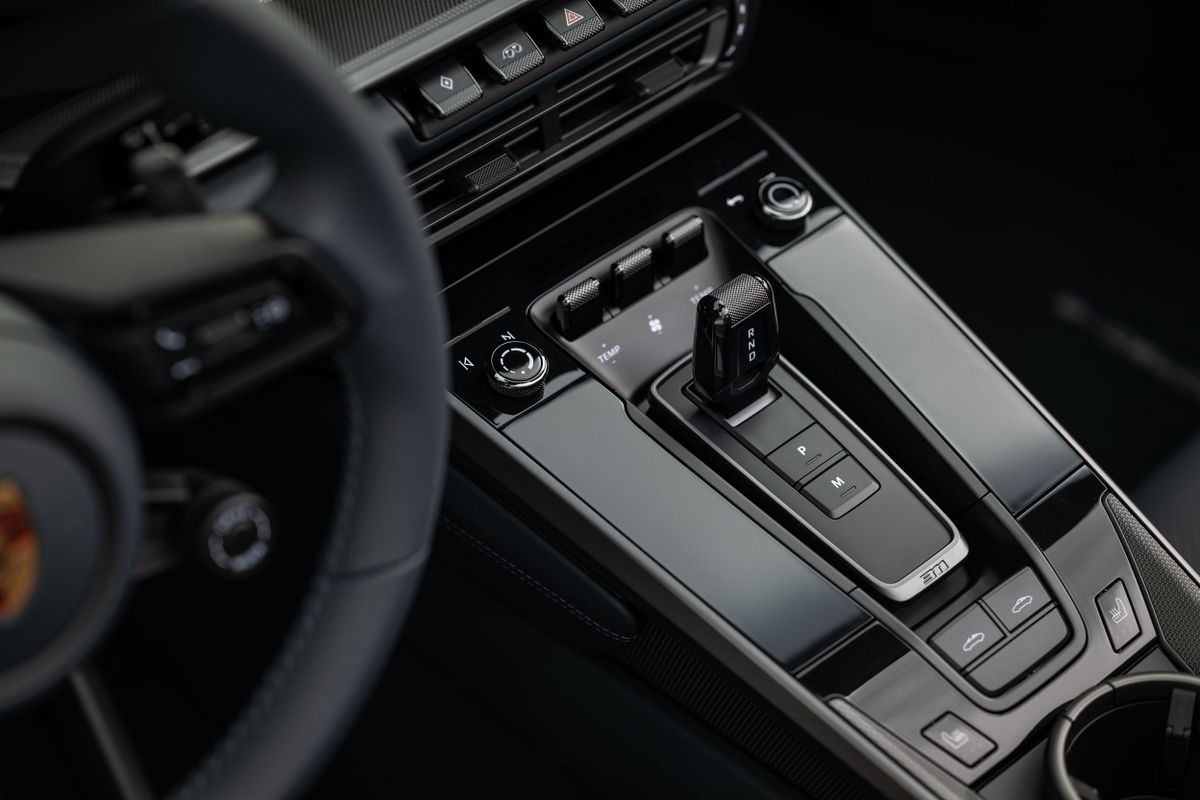 Porsche 911 2018. Center console. Targa, 8 generation