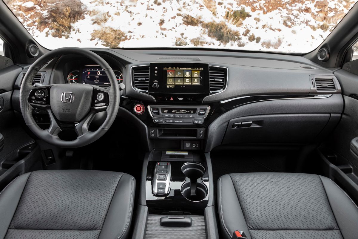 Honda Passport 2019. Front seats. SUV 5-doors, 3 generation