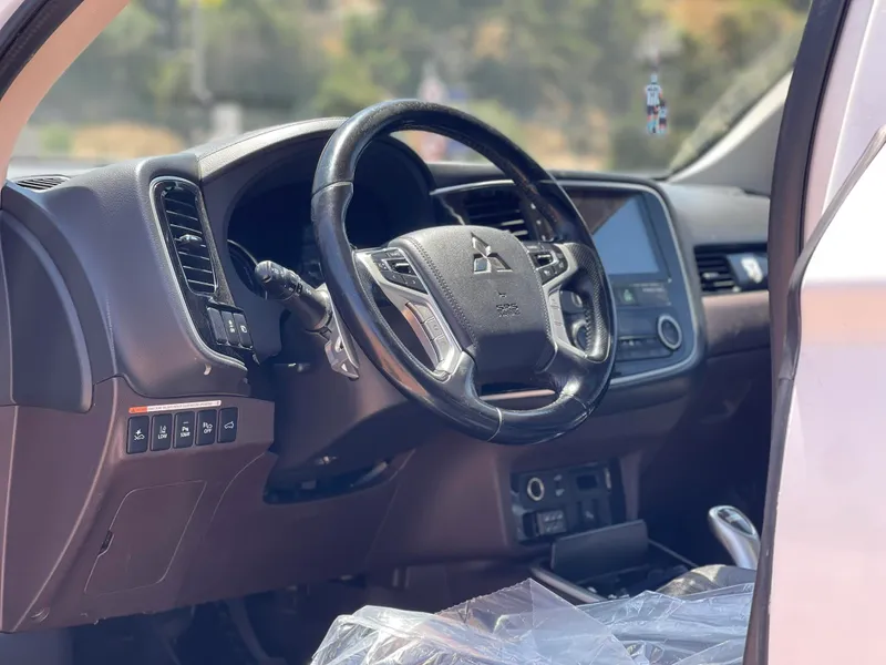 Mitsubishi Outlander 2nd hand, 2017, private hand