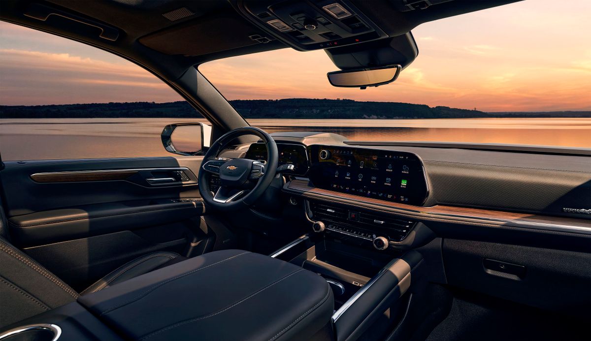 Chevrolet Tahoe 2023. Передние сидения. Внедорожник 5 дв., 5 поколение, рестайлинг 1