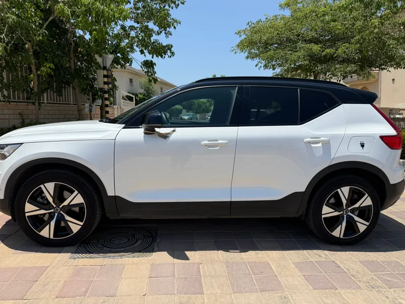 וולוו XC40 יד 2 רכב, 2022, פרטי